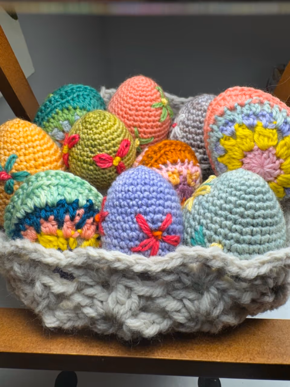 Woollen Easter eggs