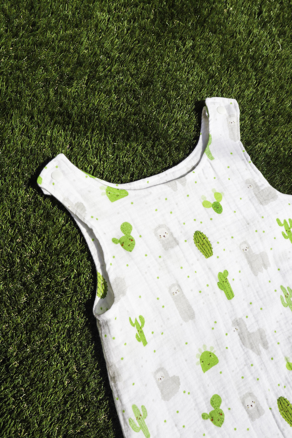 Petite robe enfant avec des cactus